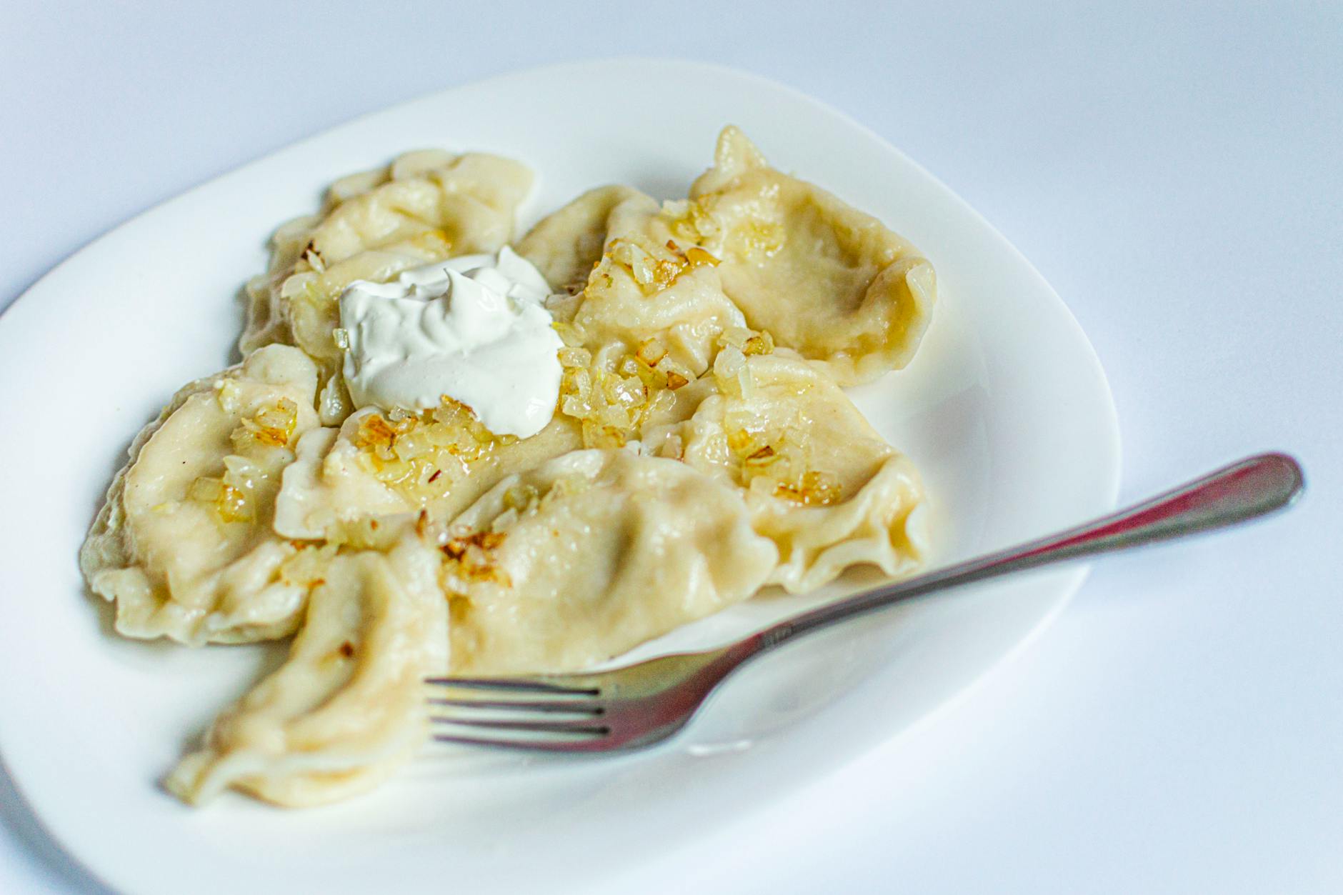 Bavarian Knödel bread dumpling sauce traditional side dish