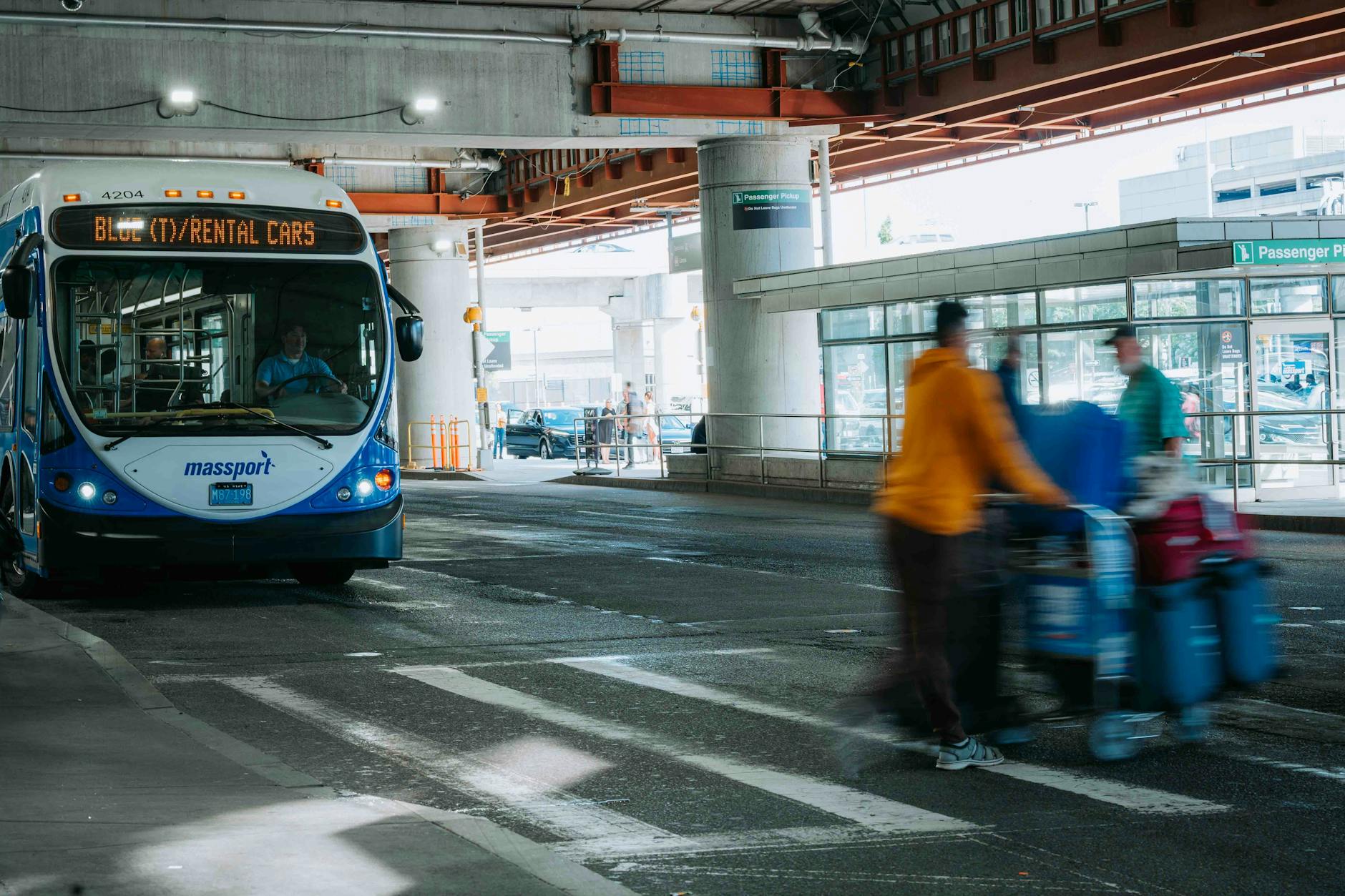 Munich Airport to City Center: Transport Options 4 Lufthansa airport express bus modern coach Munich