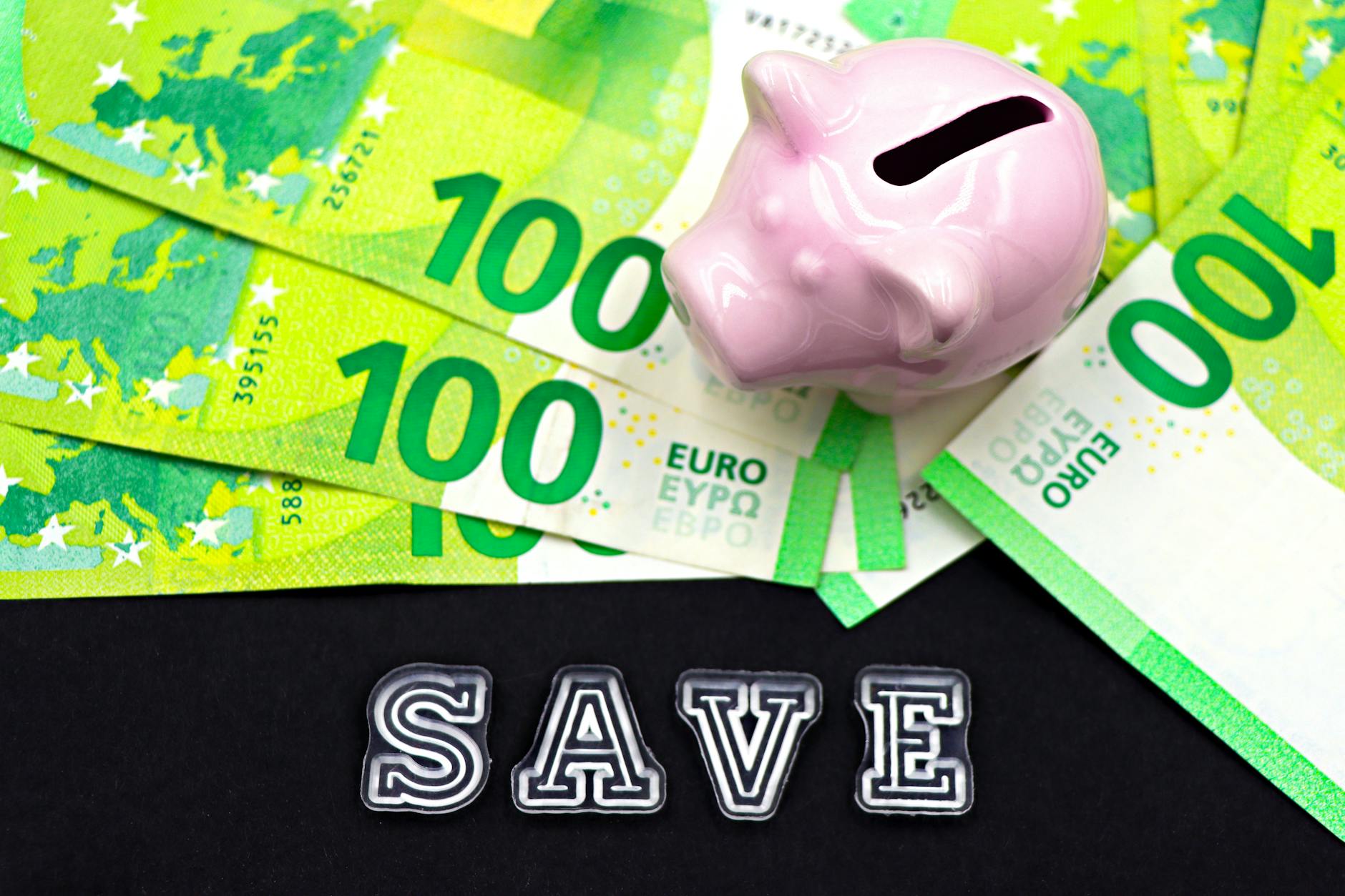 How Much Does a Munich Trip Cost? 2 Munich budget travel money euros wallet planning costs