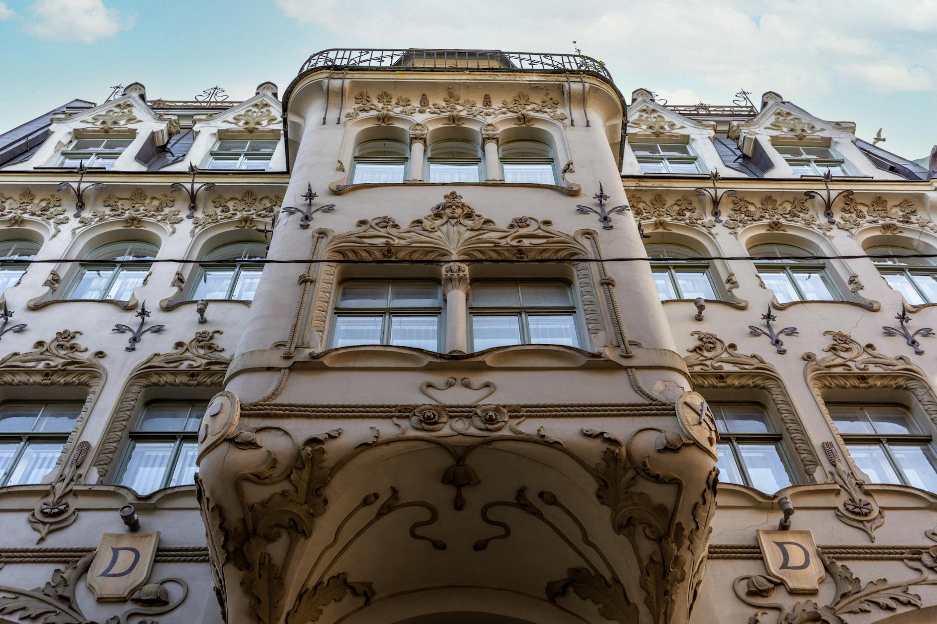 Schwabing: Bohemian Quarter 3 Schwabing Jugendstil Art Nouveau apartment buildings ornate facade