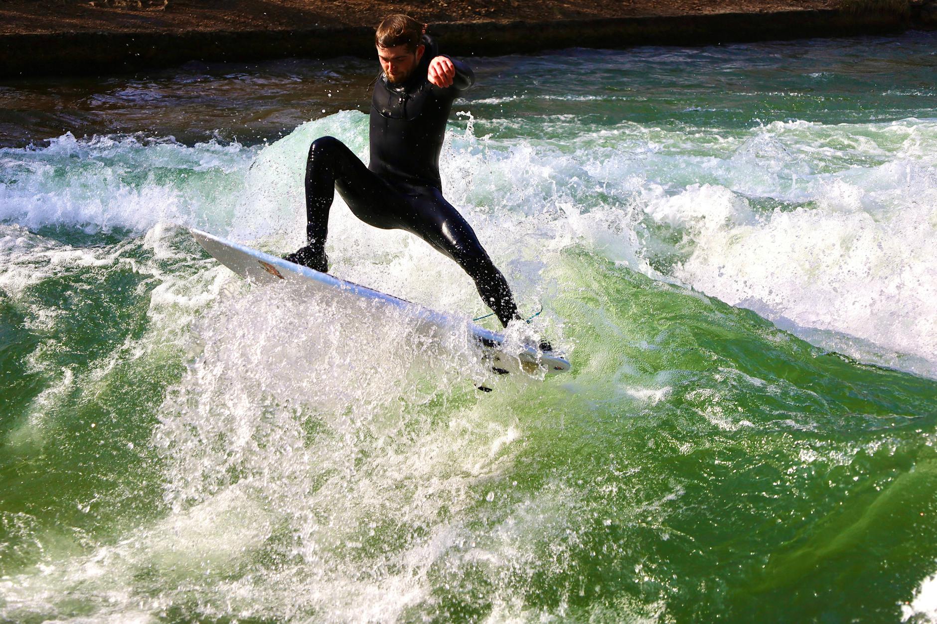 25+ Free Things to Do in Munich (2026) 5 Eisbach surfer wave Munich