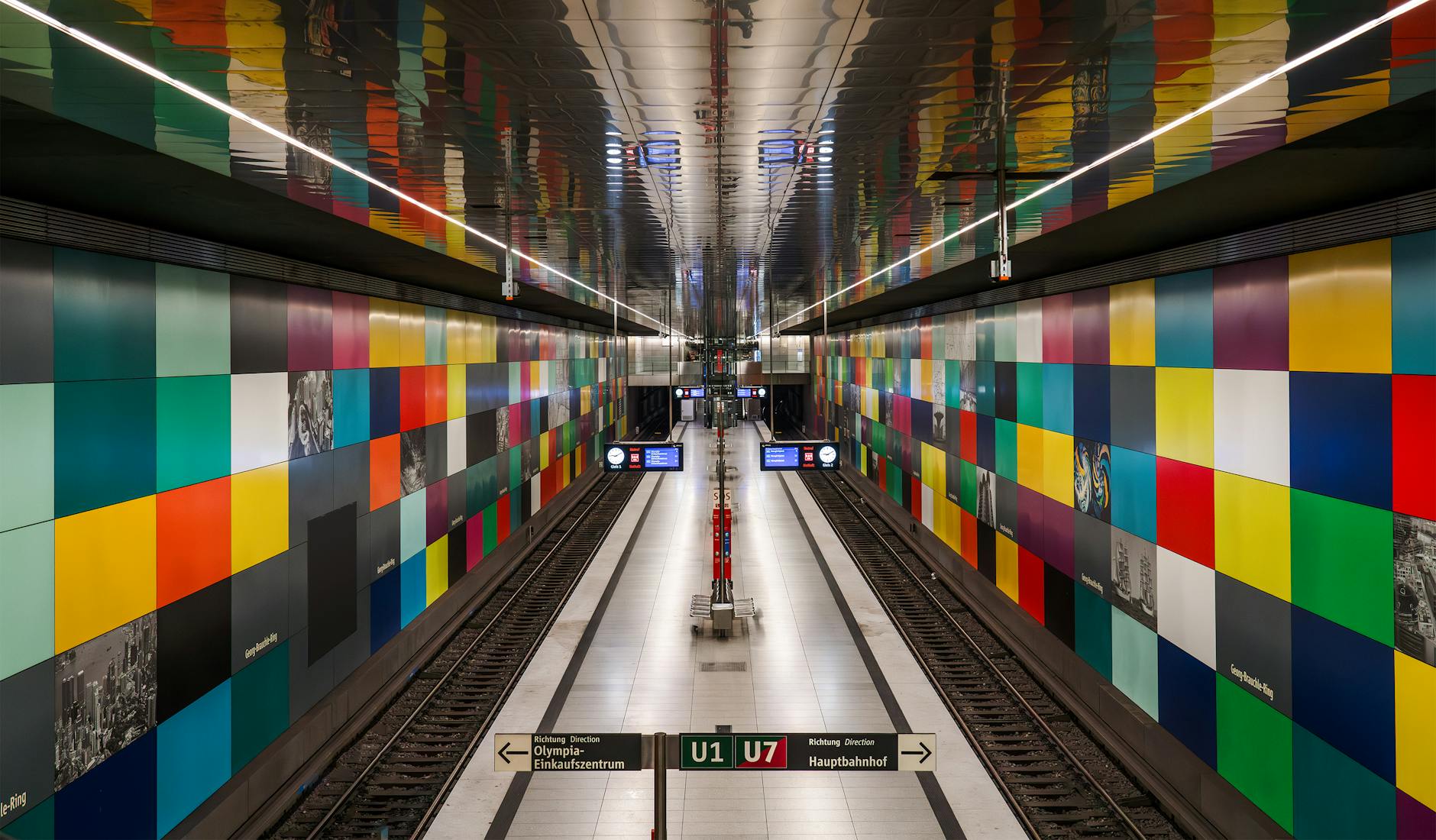 CityTourCard marketing display inside a Munich U-Bahn station.