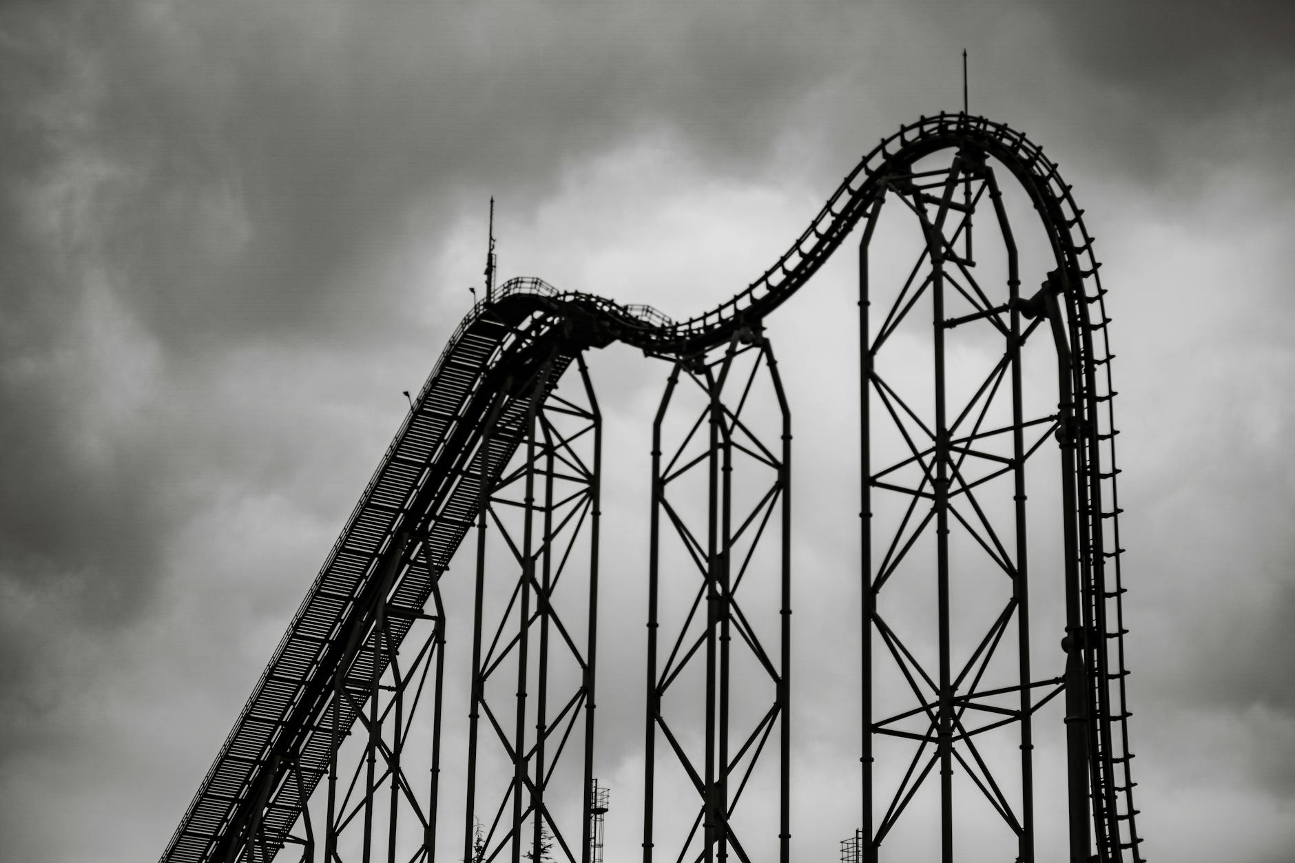 Theme park rollercoaster