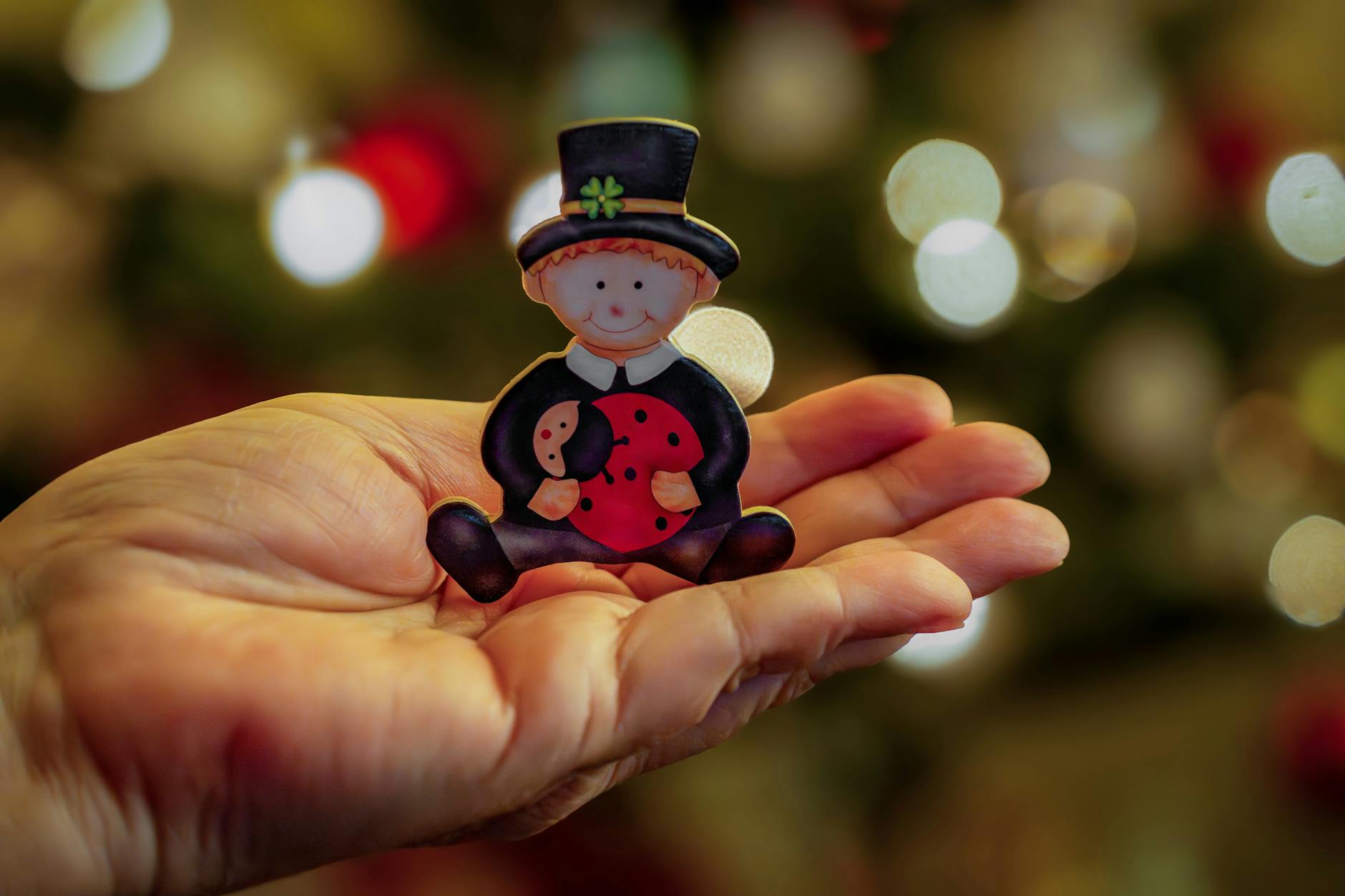 Munich New Year's Eve: Silvester Celebration Guide for 2026 5 Munich marzipan Gluecksschwein lucky pig with four leaf clover and chimney sweep figurines Silvester gift