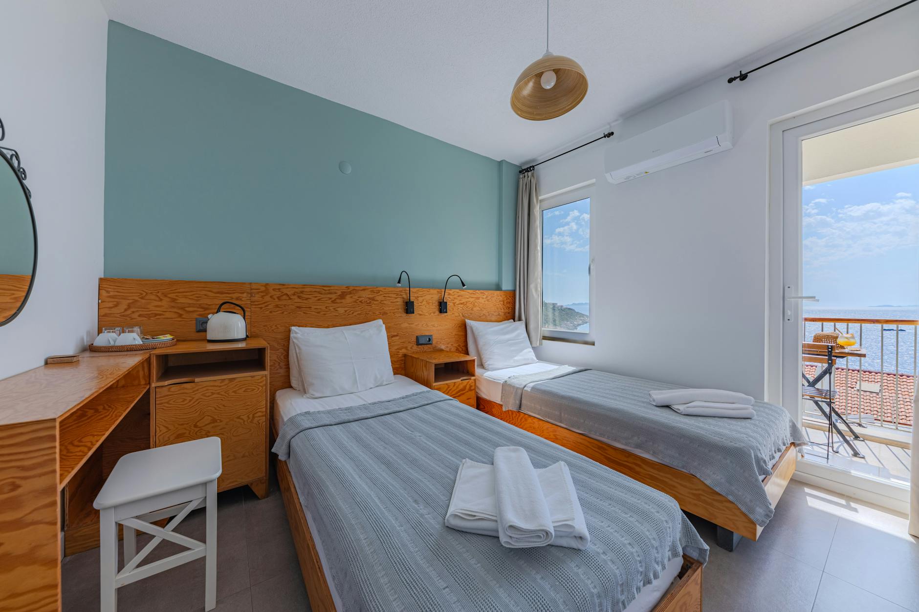 Best Hotels Near Marienplatz 4 Budget hotel central Munich room clean modern small