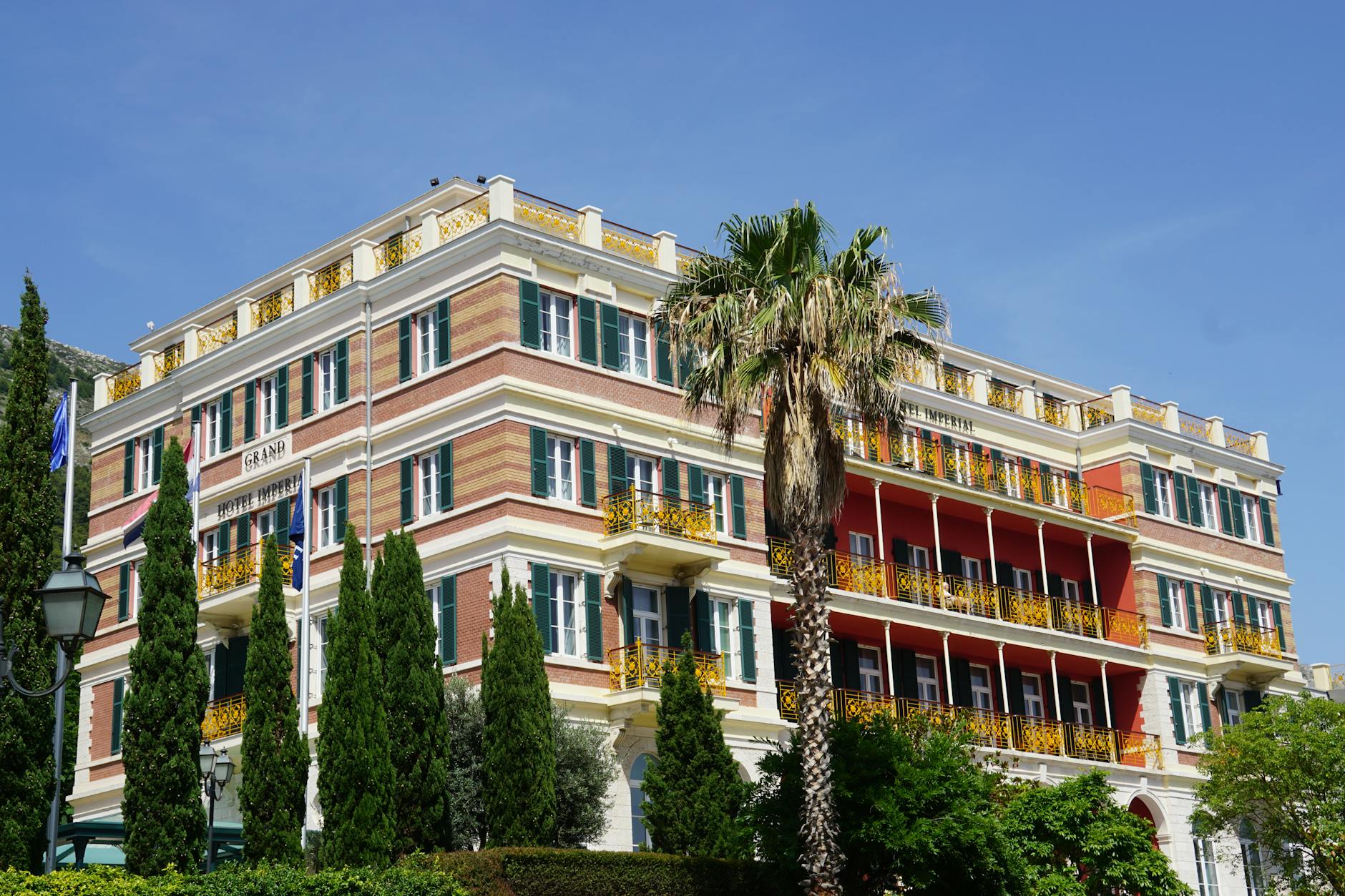 Best Hotels Near Marienplatz 3 Mandarin Oriental Munich exterior building luxury