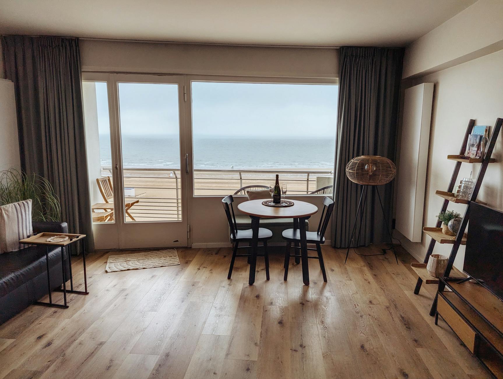 vacation rental Munich family living room kitchen self catering apartment