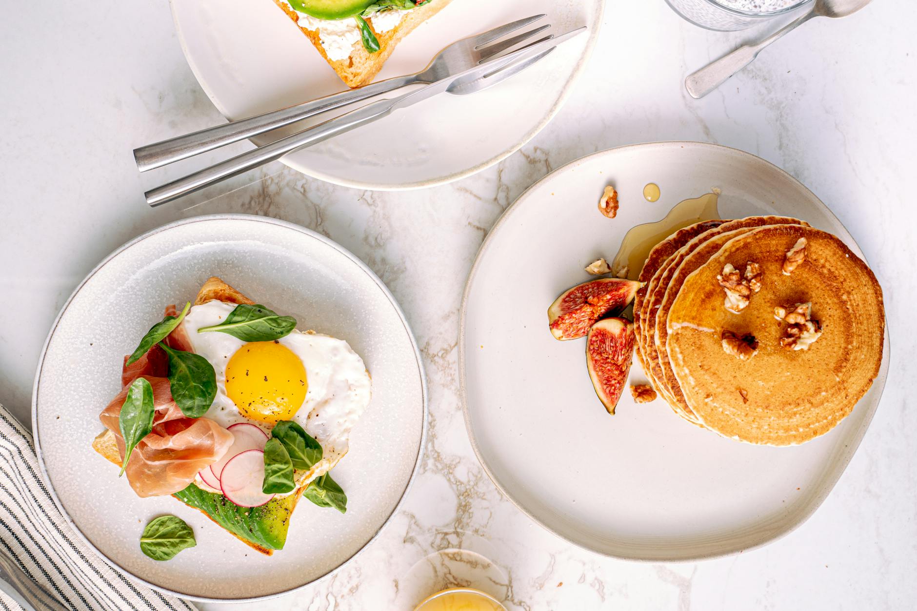 Vegetarian Restaurants Munich: 25 Best Plant-Based & Veggie Spots 6 vegan brunch Munich plant-based pancakes avocado toast oat milk latte weekend