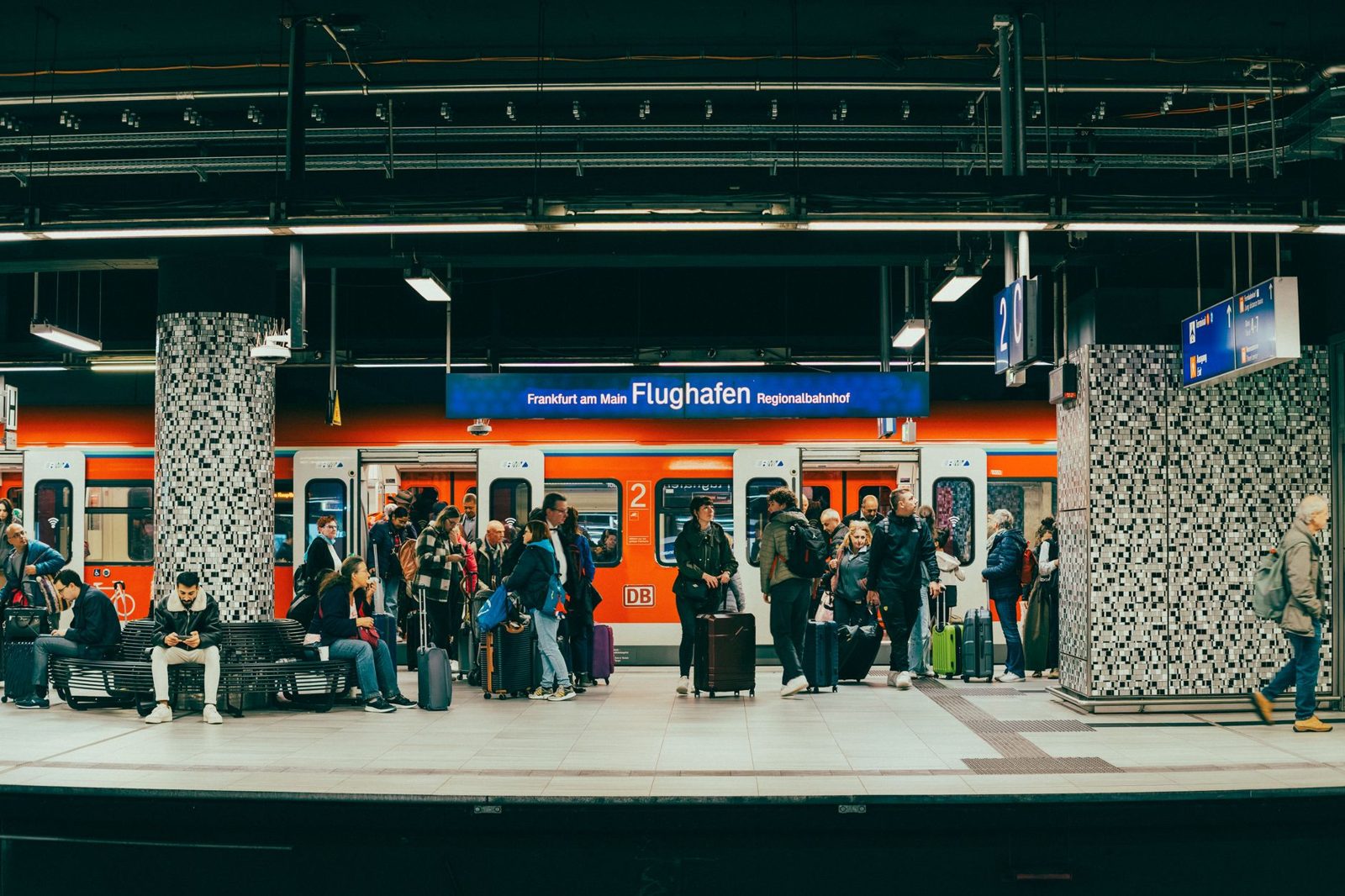 Munich Airport to City Center: Transport Options 7 An S-Bahn train waiting at a Munich platform, the main link between the airport and the city centre