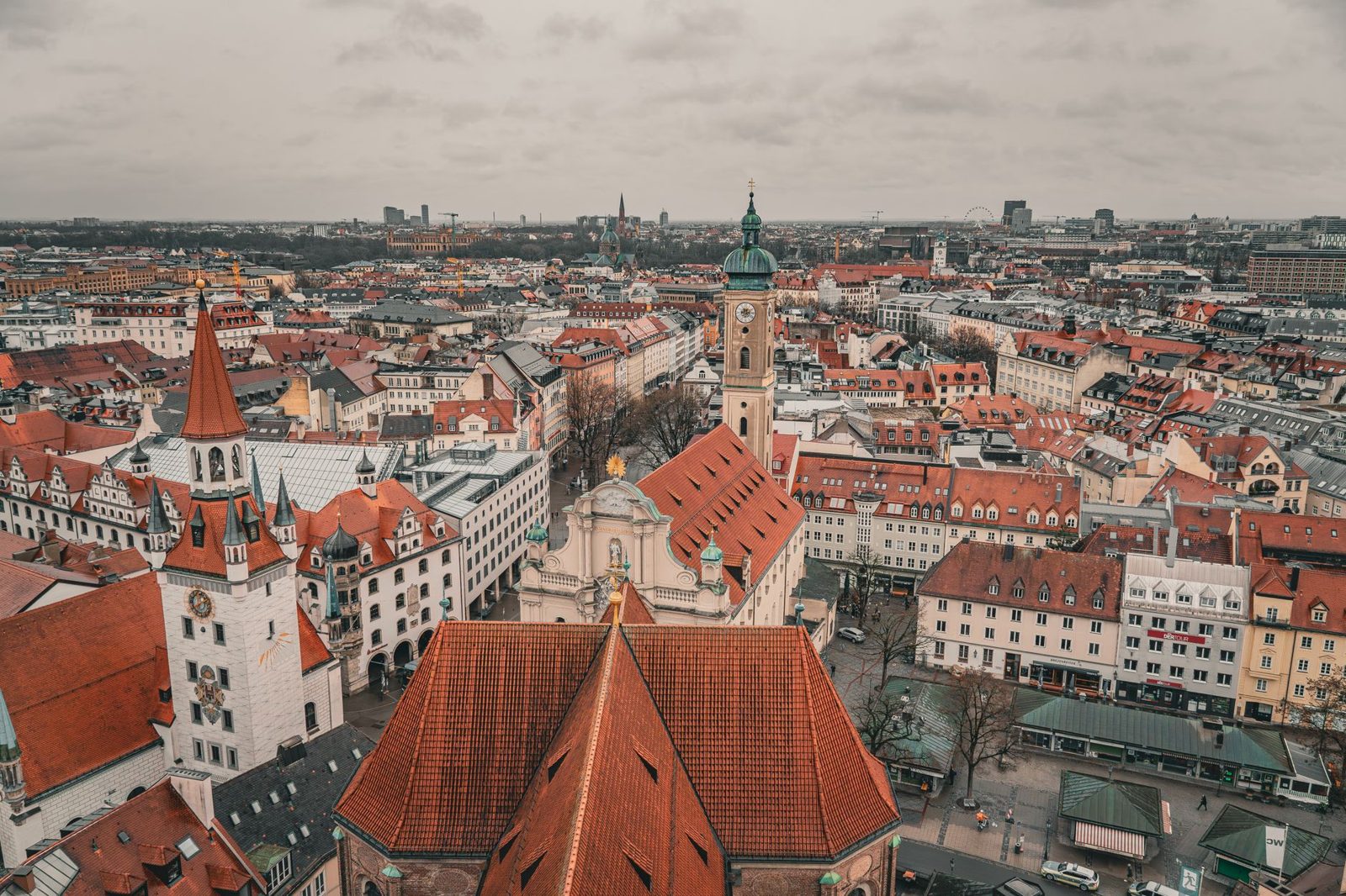 Best Walking Tours in Munich 5 Walking tour group crossing Marienplatz in Munich's old town