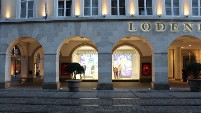 Where to Buy Dirndl and Lederhosen in Munich